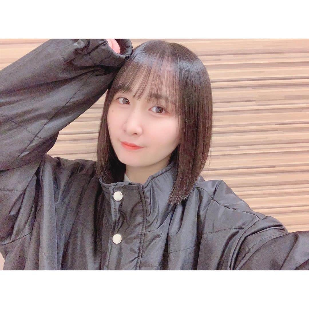 山邊歩夢さんのインスタグラム写真 - (山邊歩夢Instagram)「🖤☺️🤎 * * このアウターとってもあったかいの〜 * *」12月4日 16時49分 - ayuyamabe_official