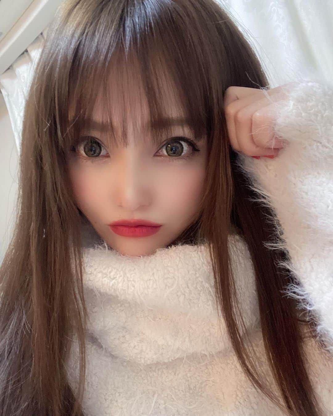 のインスタグラム：「(○´ω｀○)ﾉゃぁ♡昨日は乗っ取りにあってアカウント変えられたりしてインスタできなくてめっちゃ焦った😢なんとか復活できたけど大変でした🥺そして急にめっちゃ寒いね🥶寒すぎてラーメン食べに行ってしまった🤭🍜✨  #Instagram#インスタ#乗っ取り#戦い#復活#寒い#ラーメン#味噌ラーメン#せい家#ラーメン女子#麺スタグラム#グルメ#デブ活#真顔#ニット#ふわふわニット#fashion#タートルネックニット#japanesegirl#followme #instadaily#instalike#igers #selfie#instagood」