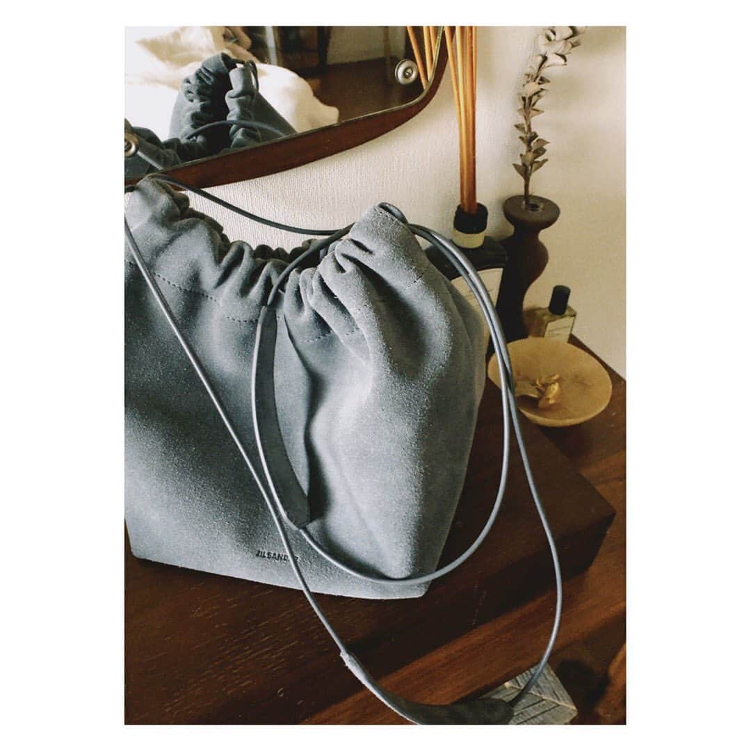 野尻美穂のインスタグラム：「たまにはブルー。  #jilsander」