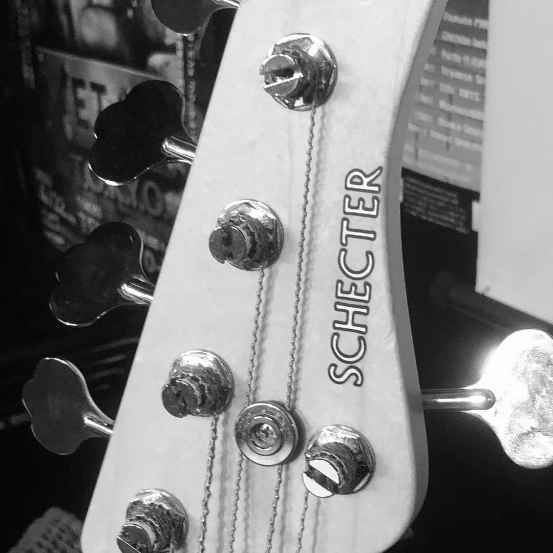 人時のインスタグラム：「ソルフェジオ Tenth アップ致しました。　寝るための音楽になればと♫もし宜しかったら聴いてくださいね^ ^   https://youtu.be/Nb1jQRWzQzY」