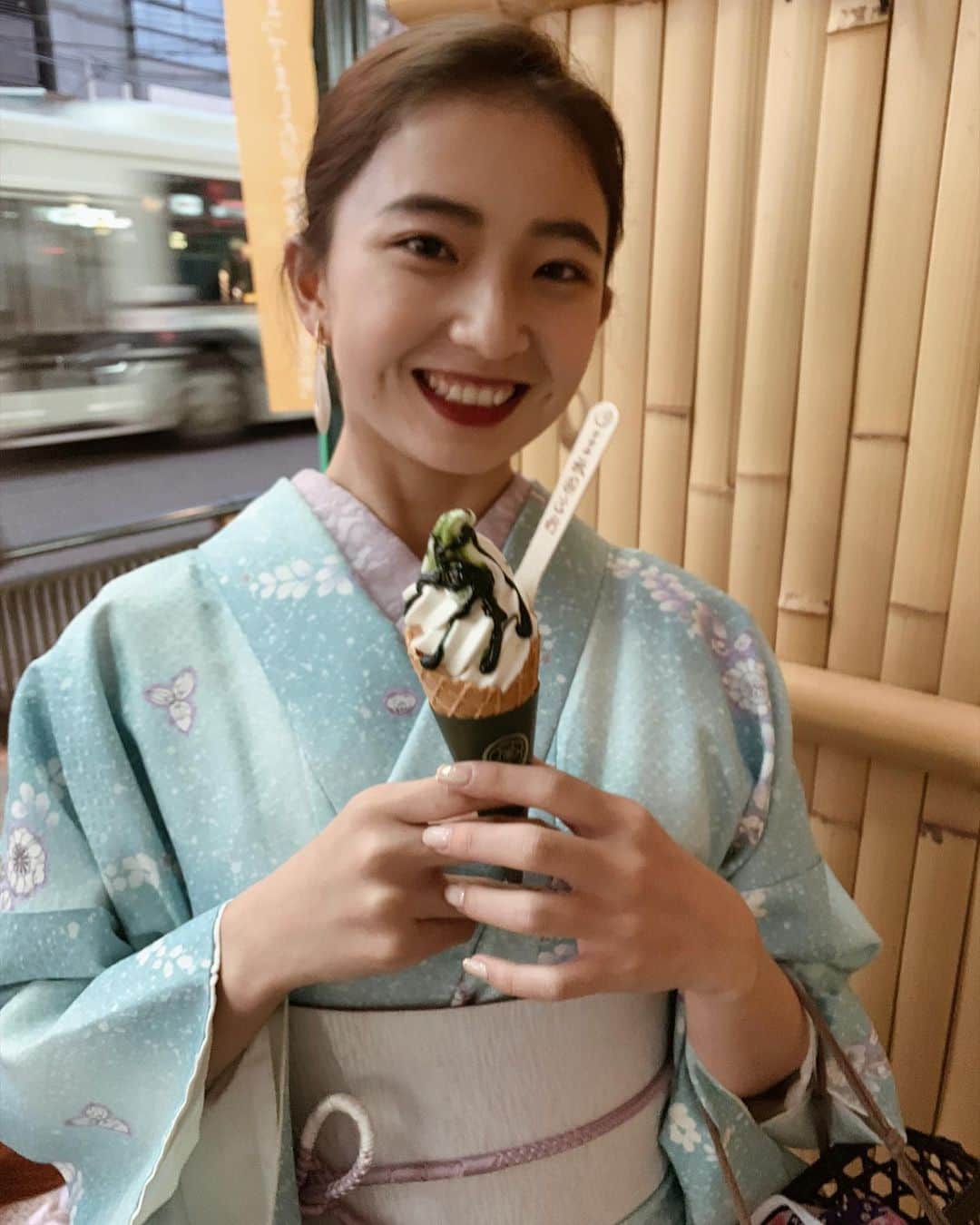 𝐊𝐚𝐤𝐢𝐠𝐢𝐅𝐮𝐤𝐚のインスタグラム：「． ． １２月２日。 きっと自分じゃ選ばないような とっても素敵な浴衣を選んでもらって 風花の目には 見える景色がぜんぶぜんぶ素敵に映った日。 ． この世界に生まれた奇跡を すごく近くで感じた日でした😌🌼」