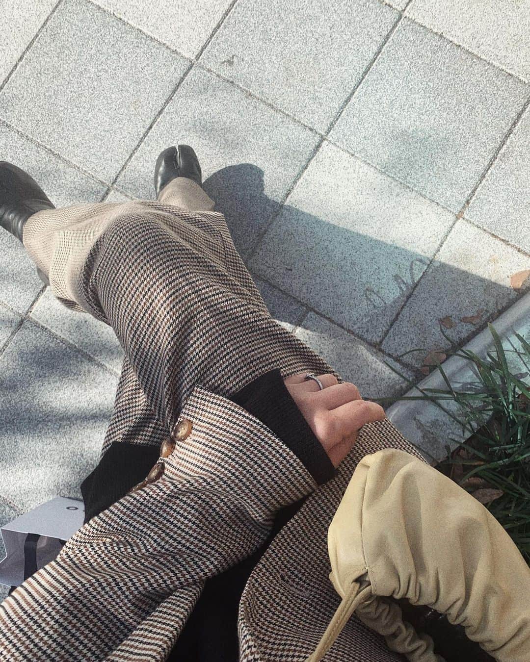 長屋なぎささんのインスタグラム写真 - (長屋なぎさInstagram)「今日はチェックのセットアップにタートル合わせ♡  jacket&pants : @aluna.jp.official  shoes: @maisonmargiela  bag: @bottegaveneta」12月4日 17時33分 - nagisanagaya