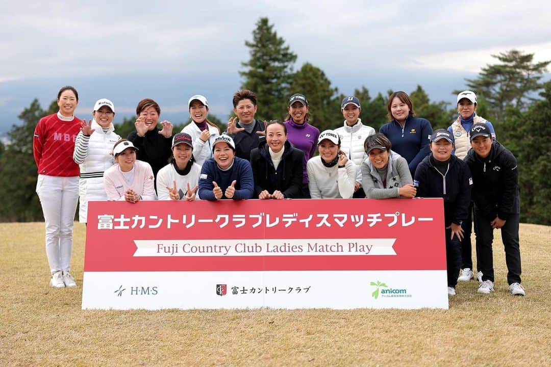 藤本麻子のインスタグラム：「富士カントリークラブレディスマッチプレー⛳️ 決勝戦には行けんかったけど 今日３位決定戦で勝ち、結果３位でした🏌🏻‍♀️ 戦った先輩選手のみなさんの 熱いプレーに刺激をもらったので、あさがんばります😉❗️ とにかくマッチプレー楽しかった😄🧡 準決勝で戦った下川めぐみさん 優勝おめでとうございますっ☺️⛳️👍🏻」