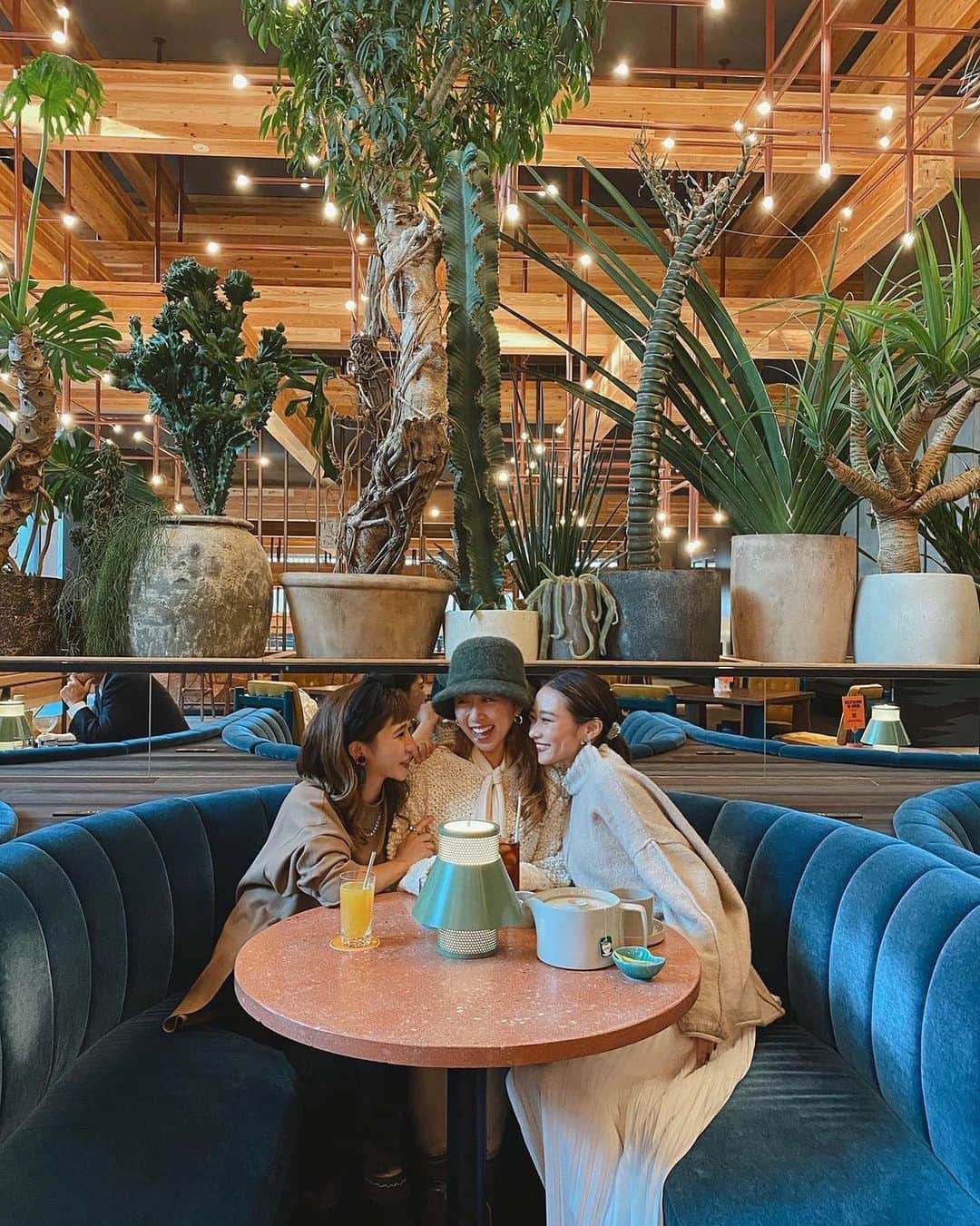 タビジョのインスタグラム：「こんばんは😊 本日も、 #タビジョ のみなさんがホテルで撮影した素敵なお写真をシェア🤗 みなさんにオススメしたいホテルなどのお写真は「#tabijyo_hotel」でお待ちしてます！ ＊＊＊＊ 📸 @eri3580  🚩京都府「Ace Hotel Kyoto」 コメント一部：可愛い @acehotelkyoto に行ってきたけど、 ホテル内どこ行っても店員さんがとても丁寧で優しくて3人で感動してた。 居心地良かった〜🥰🥰. ＊＊＊＊＊＊ #タビジョ #tabijyomap_japan #acehotelkyoto」