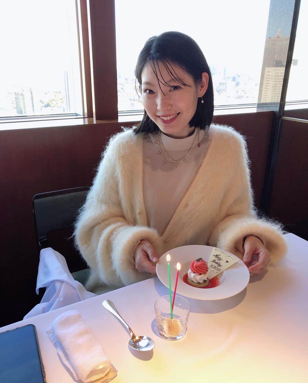 のインスタグラム：「2020.12.4 🎂 40歳になりました。 感謝🥲✨🥺✨ ・ #誕生日 #생일 #40歳 #40代 #40살 #40살생일  #2回目の二十歳　笑」