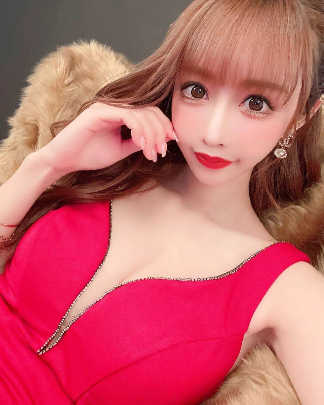 のインスタグラム：「💋💄♥️👠🌹 . #shooting  #red #dress #december」