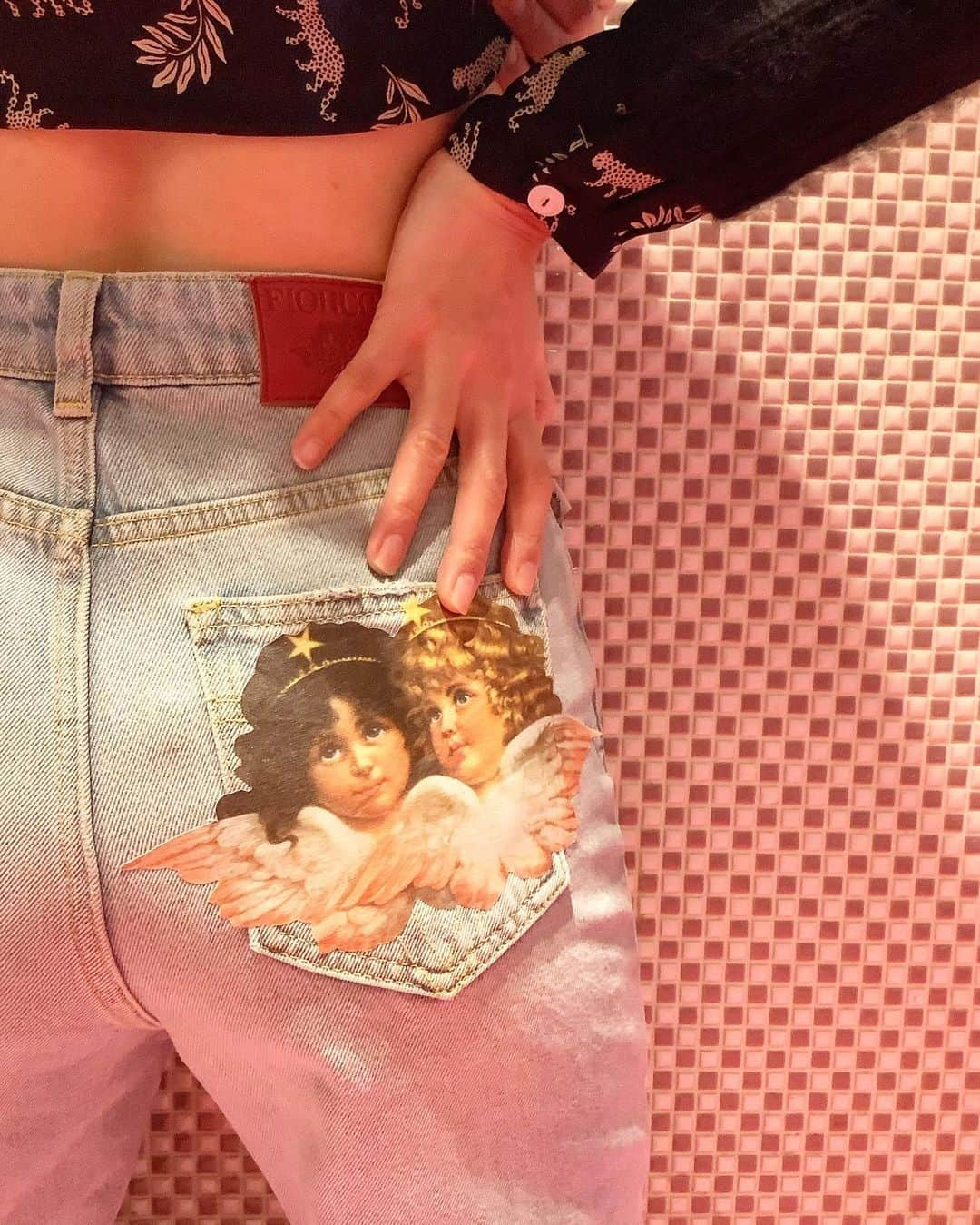 falinetokyoさんのインスタグラム写真 - (falinetokyoInstagram)「FIORUCCI Angel denim pants👼🏻👼🏻👼🏻💕💕  #fiorucci #falinetokyo #angeldenm #denimfashion」12月4日 18時35分 - falinetokyo