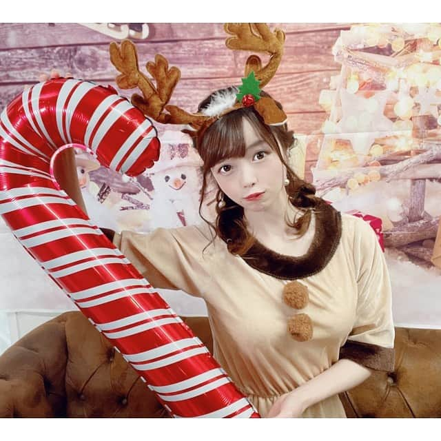 森香穂さんのインスタグラム写真 - (森香穂Instagram)「撮影してきたよ🔔🎄💓 今回は5着きました！🎉 たくさんのチェキ注文ありがとうございます！！思いを込めてサイン描きます🎁💓  #イマドキクリスマスチェキ #宿題チェキ #撮影 #クリスマス」12月4日 18時39分 - kaho_mori0601