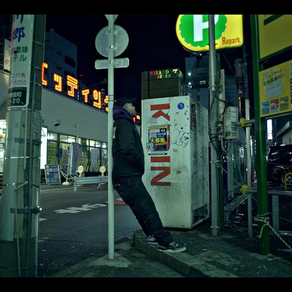 のインスタグラム：「EPチェックしてくれた？新しいビデオもアップしたからチェックよろしくな！  https://youtu.be/yedS2B0NK9M」