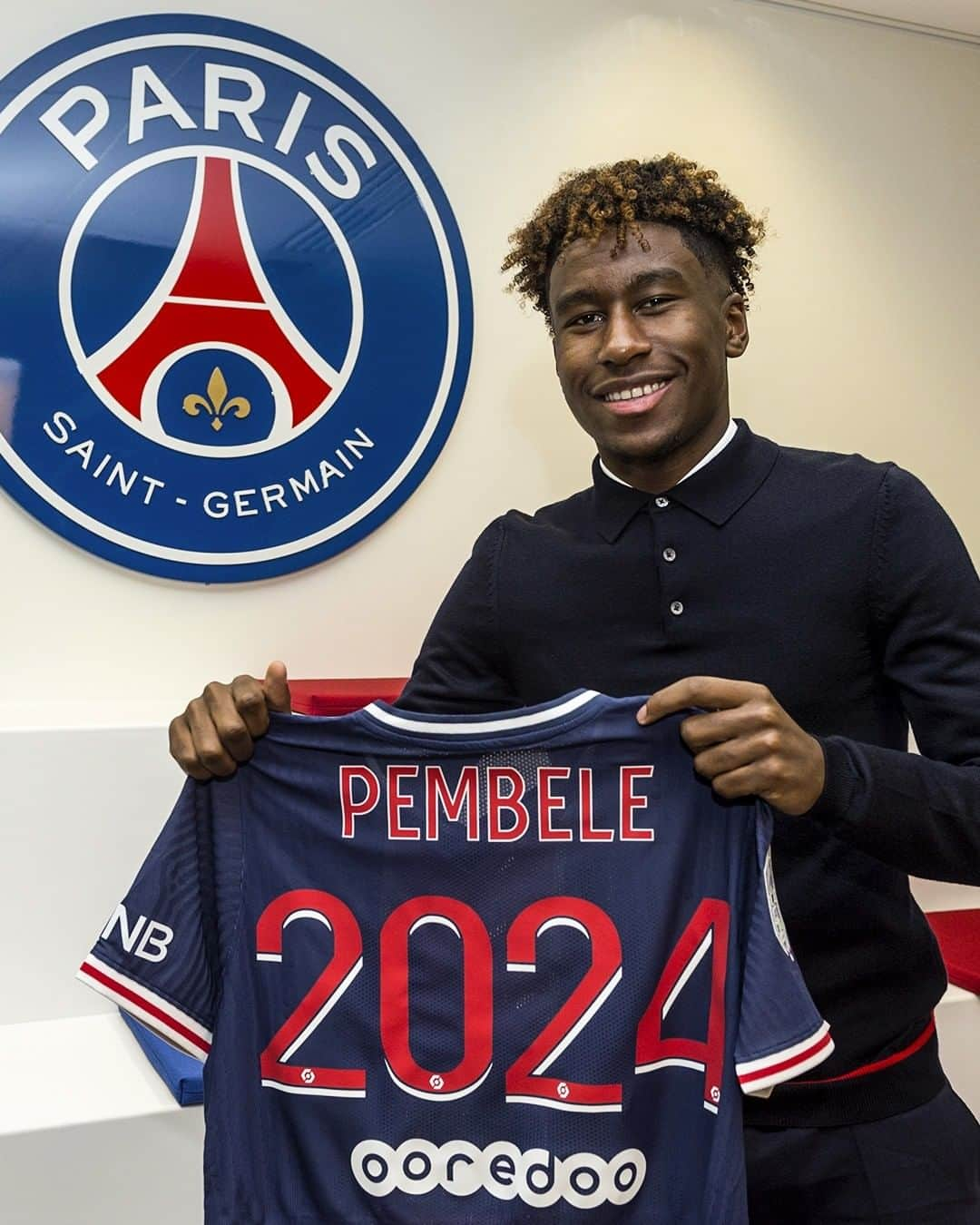 パリ・サンジェルマンFCさんのインスタグラム写真 - (パリ・サンジェルマンFCInstagram)「✍️2️⃣0️⃣2️⃣4️⃣🔴🔵  . 🤩 Paris Saint-Germain is pleased to announce that Timothée Pembélé has signed a contract extension until 30 June 2024. 🤩 Le Paris Saint-Germain est heureux d’annoncer la prolongation du contrat de Timothée Pembélé jusqu’au 30 juin 2024. . #Pembélé #ThimothéePembélé #WeAreParis #ICICESTPARIS #AllezParis #PSG #ParisSaintGermain #Paris #Football」12月4日 19時00分 - psg