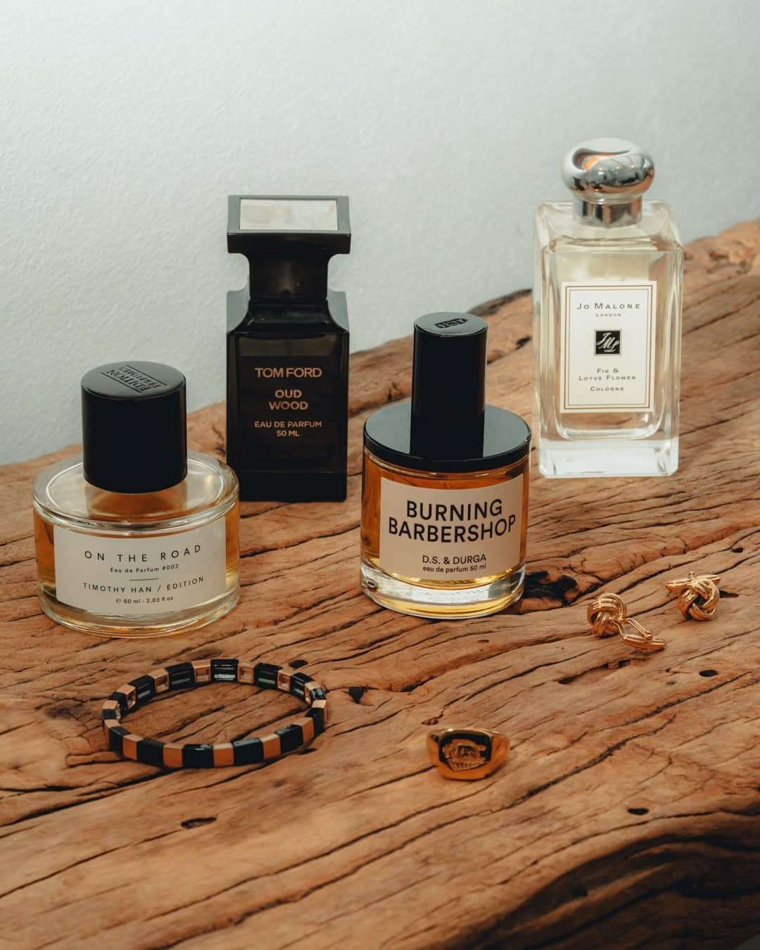 MR PORTERのインスタグラム：「The scents to define the season. From @jomalonelondon to @TOMFORDbeauty, put on the spritz with your signature scent from MR PORTER. Alpine blasts of bergamot anyone? #MRPORTERLittleLuxuries」