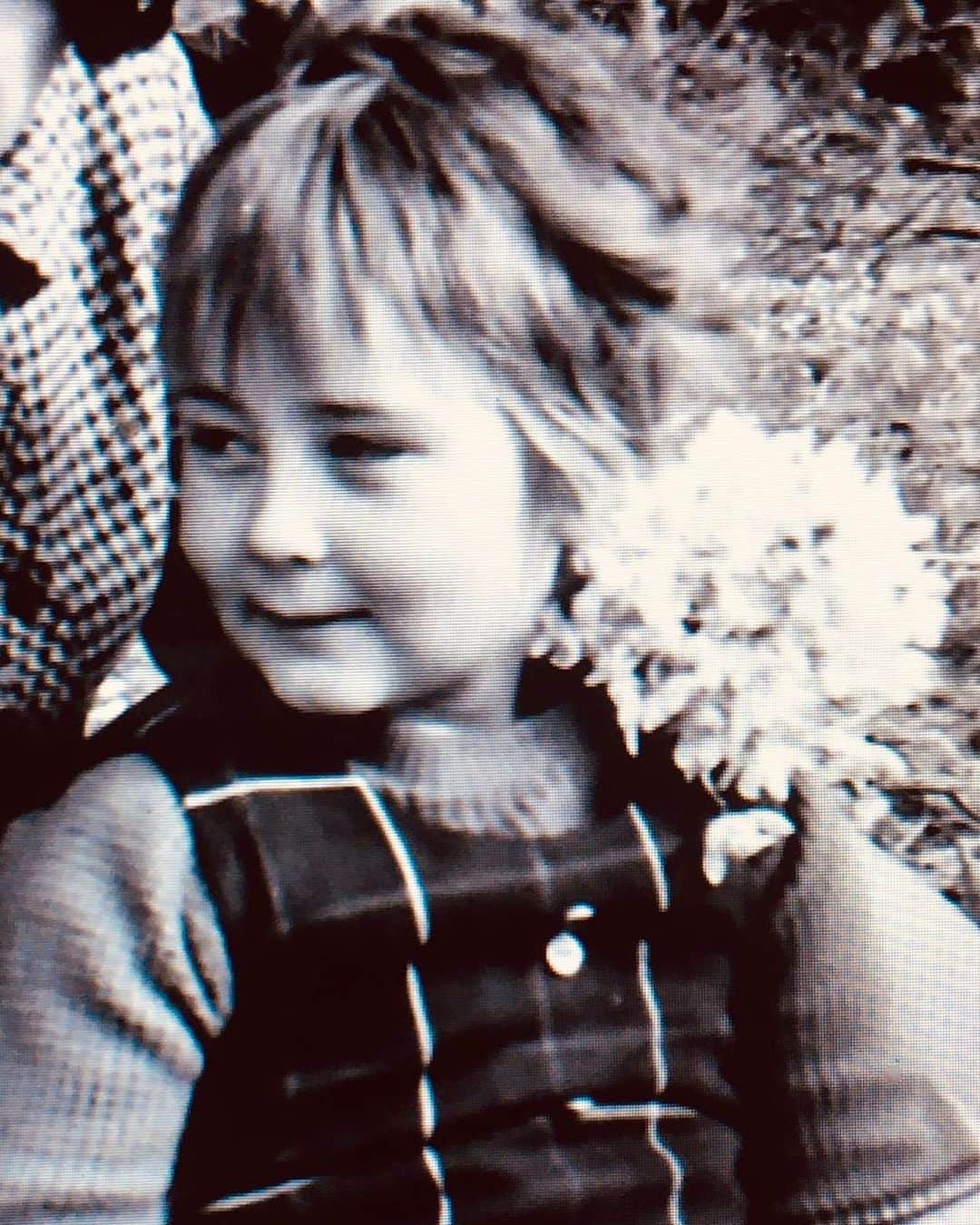 Emeli Sandéのインスタグラム：「Happy 60th birthday to the Queen of Queens, the Angel of the far north! Love you so much Mum  👼 ♥️🎂」