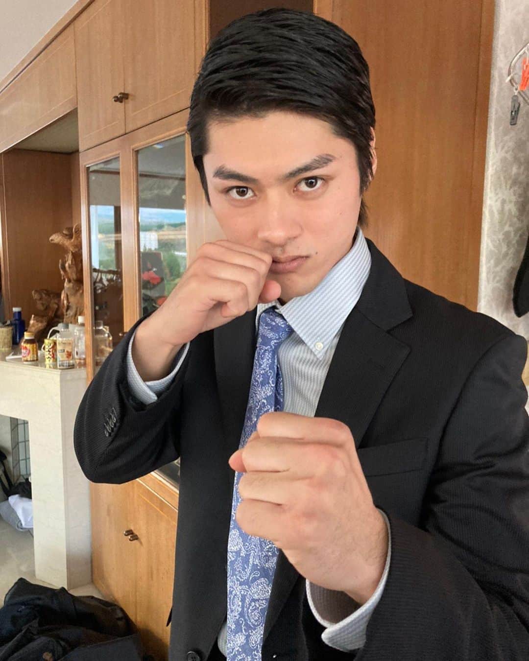 のインスタグラム：「HANSHA🔫🕶」