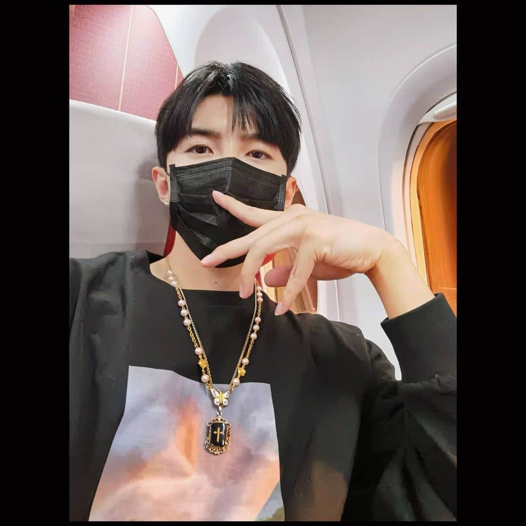 ダンソン・タンのインスタグラム：「回 橫國 繼續 古代 人 🛬 🏴 突然回現代還不太習慣 #DT #唐禹哲 #橫店」