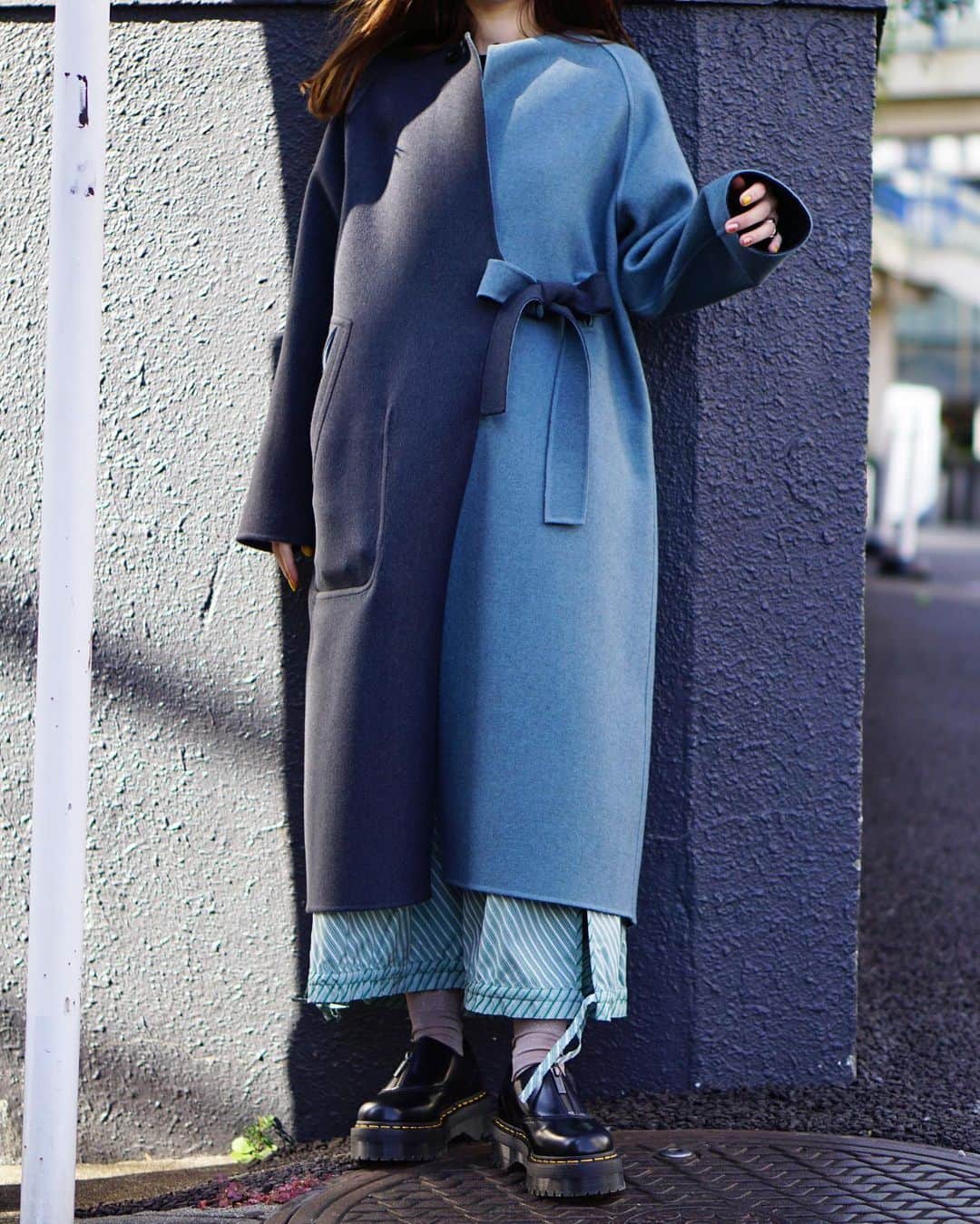 菅野梓さんのインスタグラム写真 - (菅野梓Instagram)「. 🐤 .﻿ ＜BEAMS WOMEN HARAJUKU SNAP＞ ﻿ ﻿ Azusa Kanno (@azusa__029 )﻿ ﻿ coat: beautiful people ﻿ skirt: beautiful people﻿ ring(silver): Alta Ora﻿ ring(blue): KEANE﻿ earcuff: ROMANIN﻿ shoes: Dr.Martens﻿ ﻿ Photography @129129_  . #beams #raybeams #beautifulpeople #kannofuku」12月4日 21時01分 - azusa__029