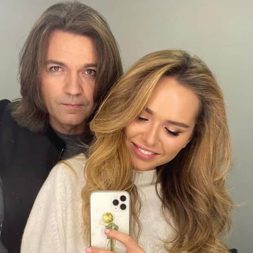 RU.TVさんのインスタグラム写真 - (RU.TVInstagram)「😍 Дмитрий Маликов с дочкой Стефанией! ⠀ 😎 А ты любишь фотографироваться с близкими? ⠀ #rutv #рутв #дмитриймаликов @dmitriy_malikov」12月4日 21時01分 - ru_tv