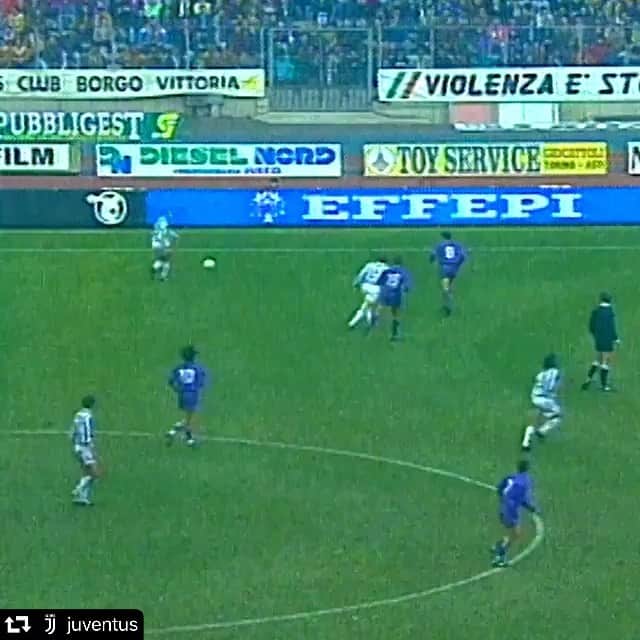 アレッサンドロ・デル・ピエロのインスタグラム：「#repost @juventus - 🤪 #ADP10 . . . No need to comment this #GoalOfTheDay because this is 𝗧𝗛𝗘 goal ⚪️⚫️  #FinoAllaFine #ForzaJuve #DelPiero」