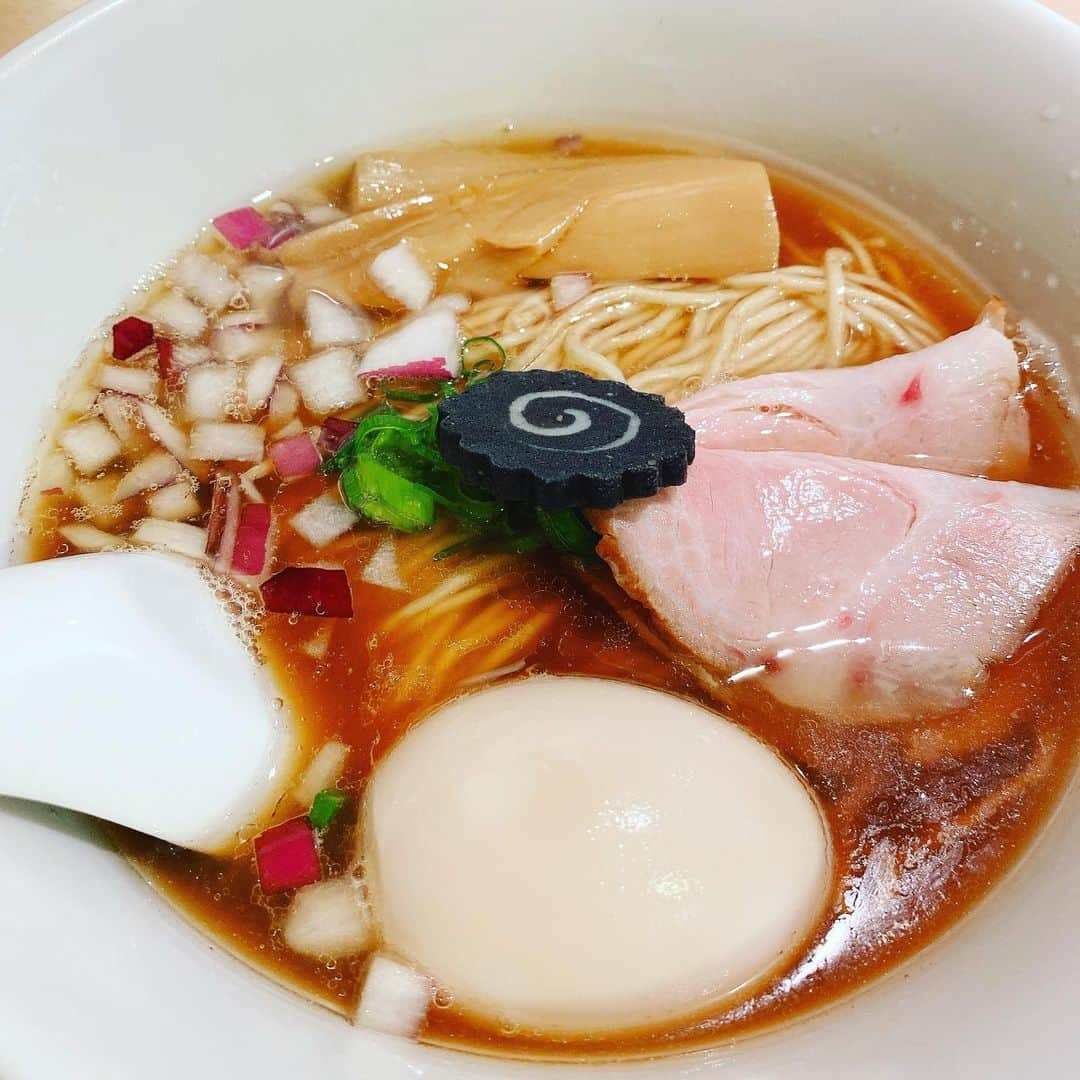 長久梨那さんのインスタグラム写真 - (長久梨那Instagram)「． 新宿でいつも並んでるラーメン食べたの🍜 スープ激うまだったの🍜  新宿ラーメン食べログランキング1位🥇✨ らぁ麺 はやし田 新宿本店🍜」12月4日 21時15分 - rinanagahisa