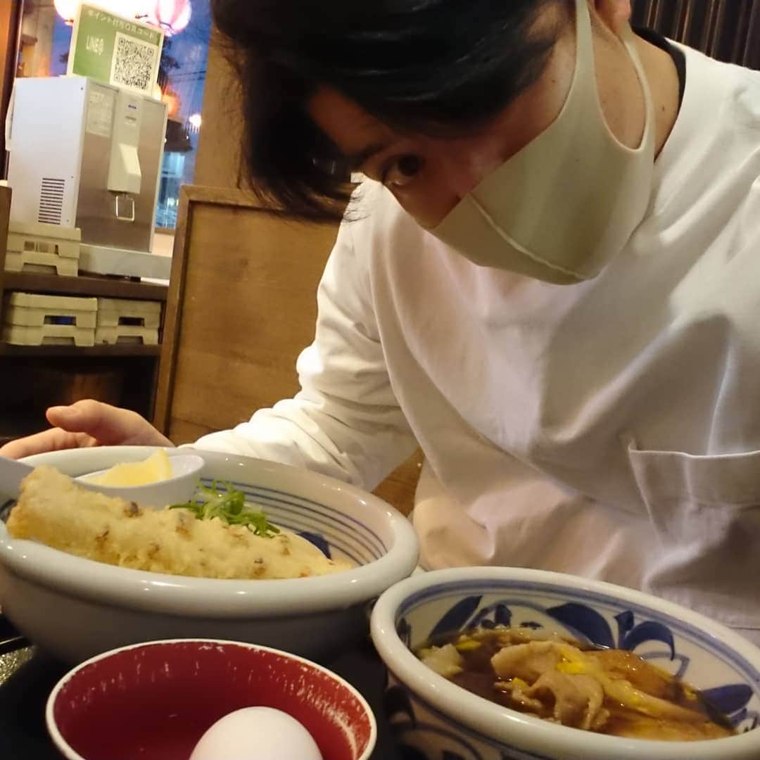 すずけんのインスタグラム：「水戸のうどんの利八キメました(゜▽゜*)  #茨城県 #水戸 #利八 #うどん」