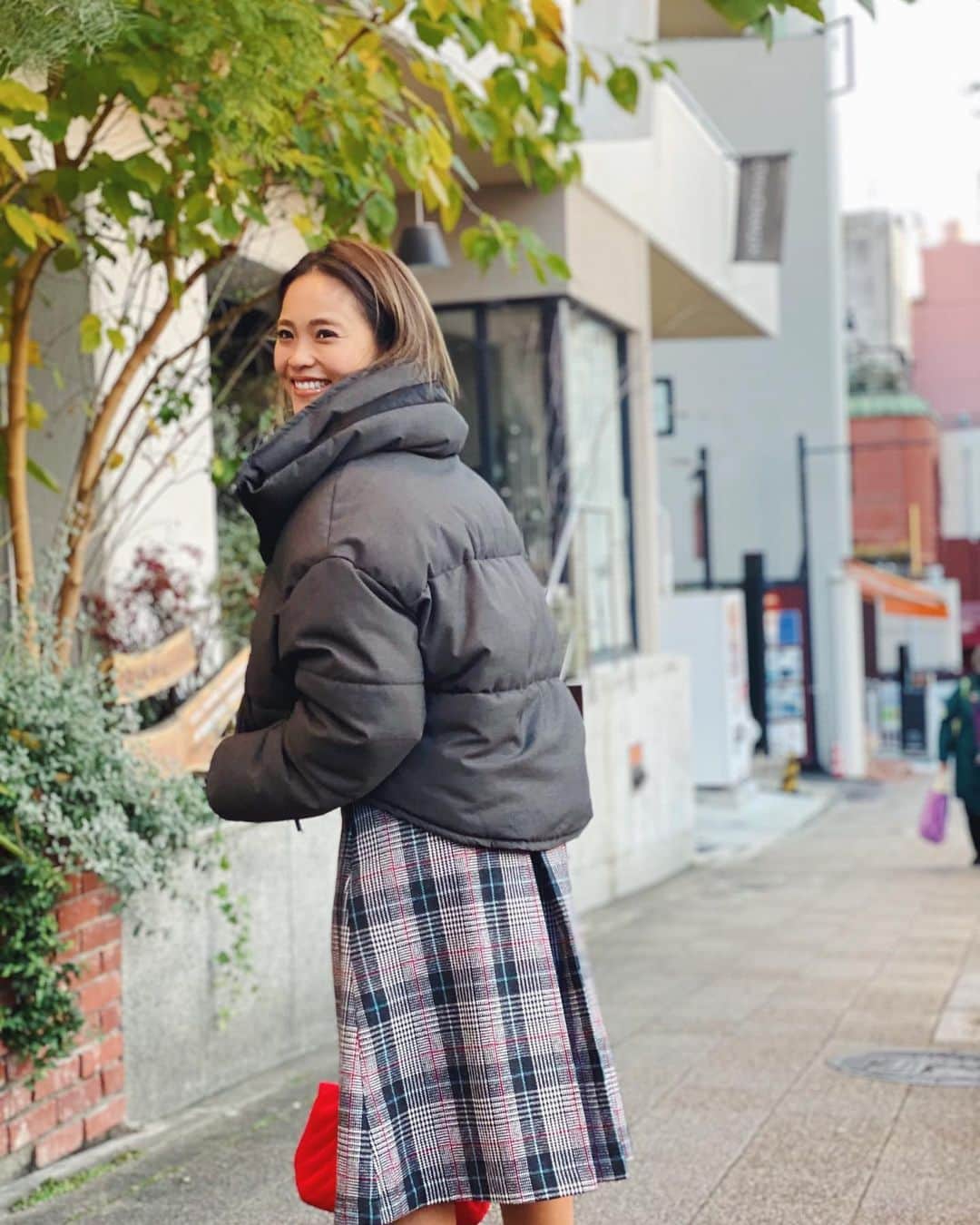 Risako Yamamotoさんのインスタグラム写真 - (Risako YamamotoInstagram)「お仕事の合間に、おねえこのお誕生日お祝いのお花をpick upしに🌼 主役と一緒にお花を取りに行くスタイル😀笑  私はオーダーしていたクリスマスリースをgetしました♡  #ootd #fashion #coordinate #ZARA #rosymonster」12月4日 21時18分 - risako_yamamoto