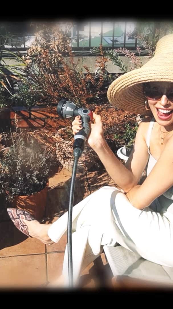 BENIのインスタグラム：「BENI DANIELS Debut EP 『MADE IN LOVE』  Filmed & Directed by @alexanderwitmer  @bigpapasrey」
