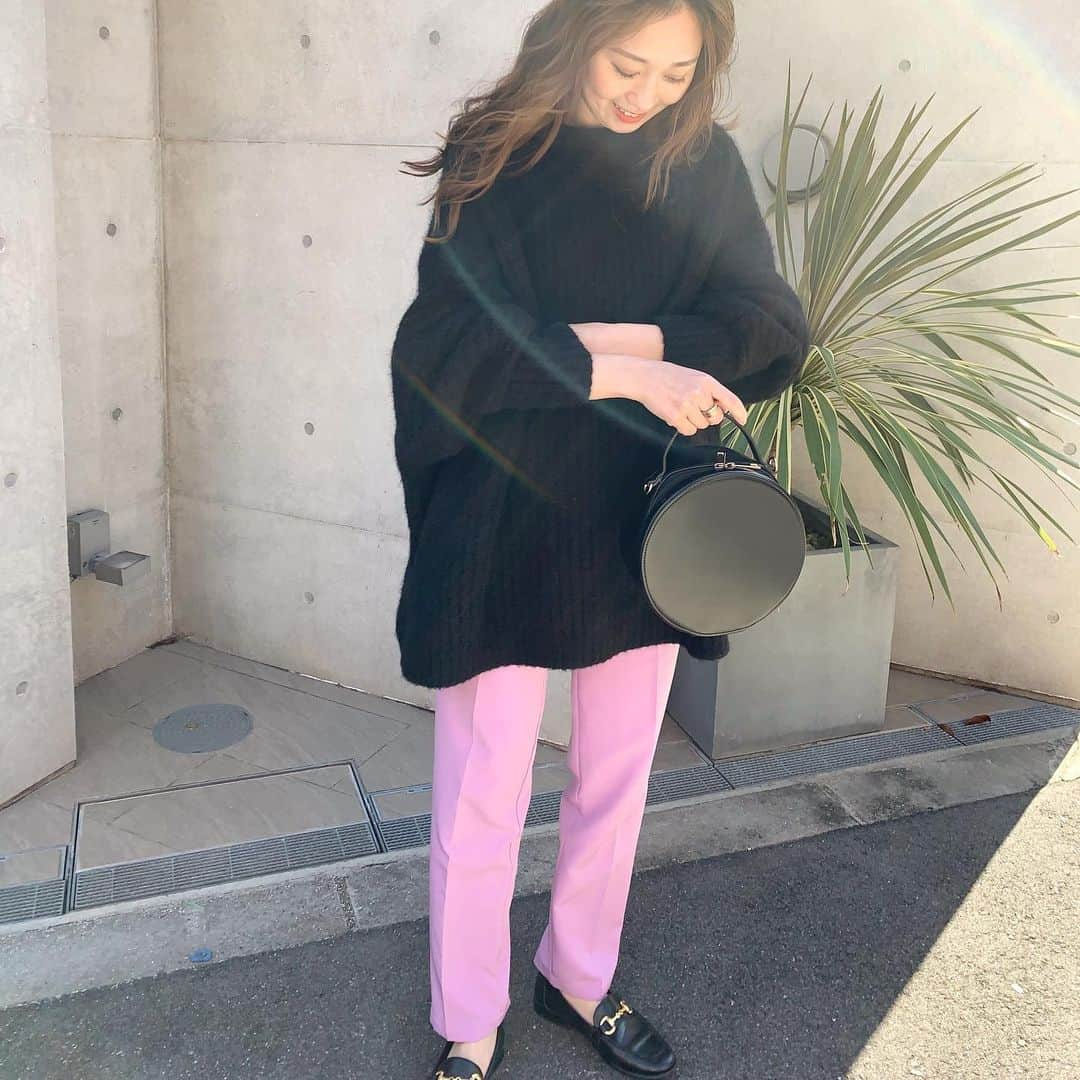 保木ちひろのインスタグラム：「このカラーパンツ形キレイで履きやすい💘 色も可愛い♡🍇🍑  @ladiesfashion.kandk  #kandk_style」