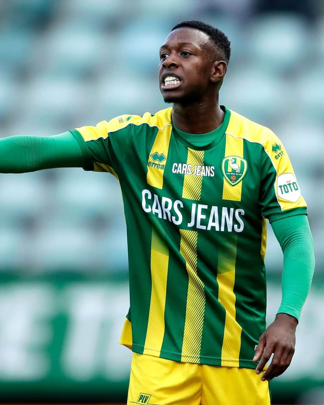 ADOデン・ハーグのインスタグラム(adodenhaag) - 12月4日 21時39分😕 Shaquille Pinas moet geopereerd worden aan zijn enkel en zal in ieder geval tot de winterstop uitgeschakeld zijn. 𝗕𝗲𝘁𝗲𝗿𝘀𝗰𝗵𝗮𝗽 en snel herstellen, Shaquille! ☘️[BIHAKUEN]UVシールド(UVShield)>> 飲む日焼け止め！「UVシールド」を購入するshaquillepinas19