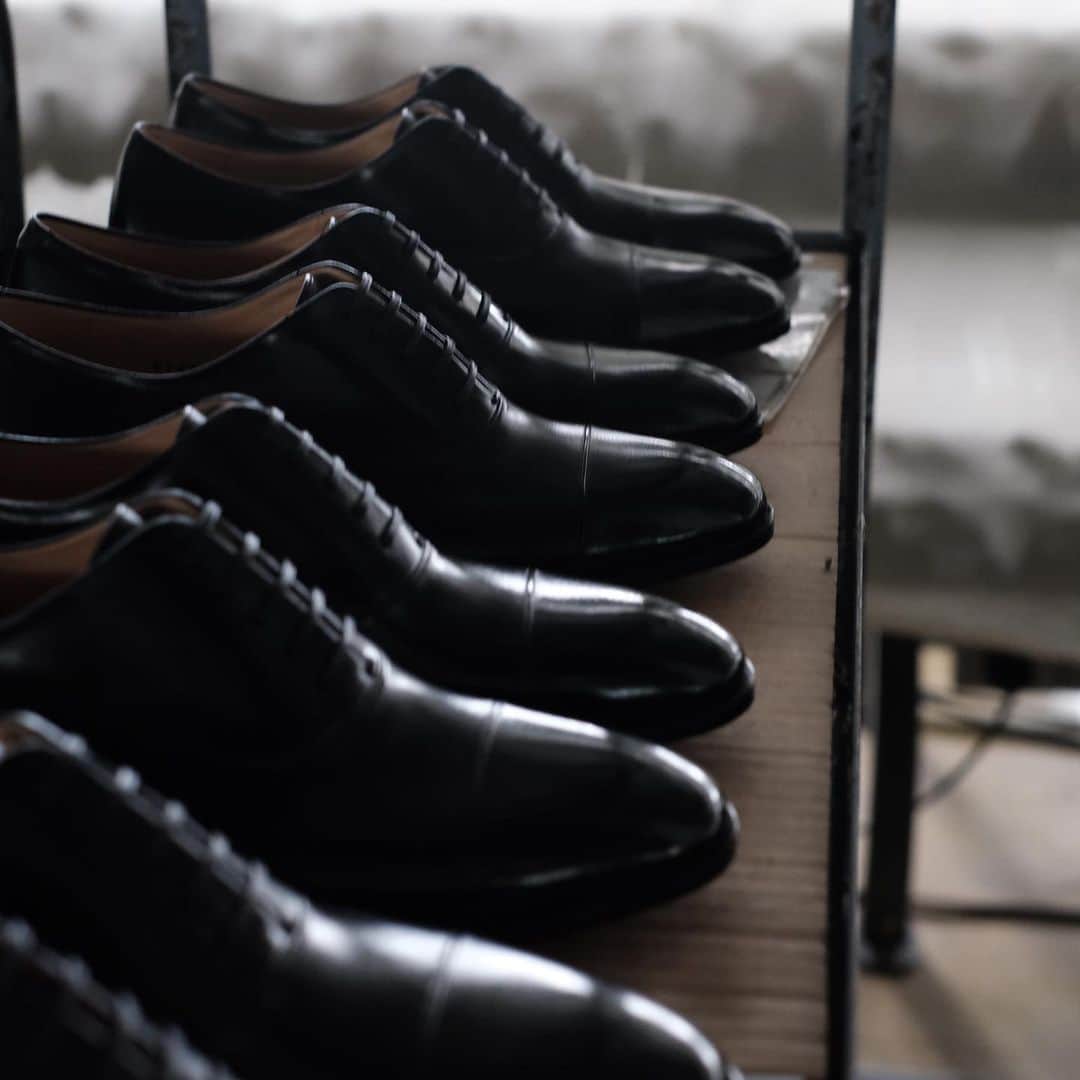 ユニオンインペリアルのインスタグラム：「. 今日も一日頑張りました。 良い週末を！  #unionimperial  #ユニオンインペリアル  #夕暮れの工場  #お疲れ様でした  #kamagaya  #鎌ヶ谷 #classicshoes  #classicshoesformen」
