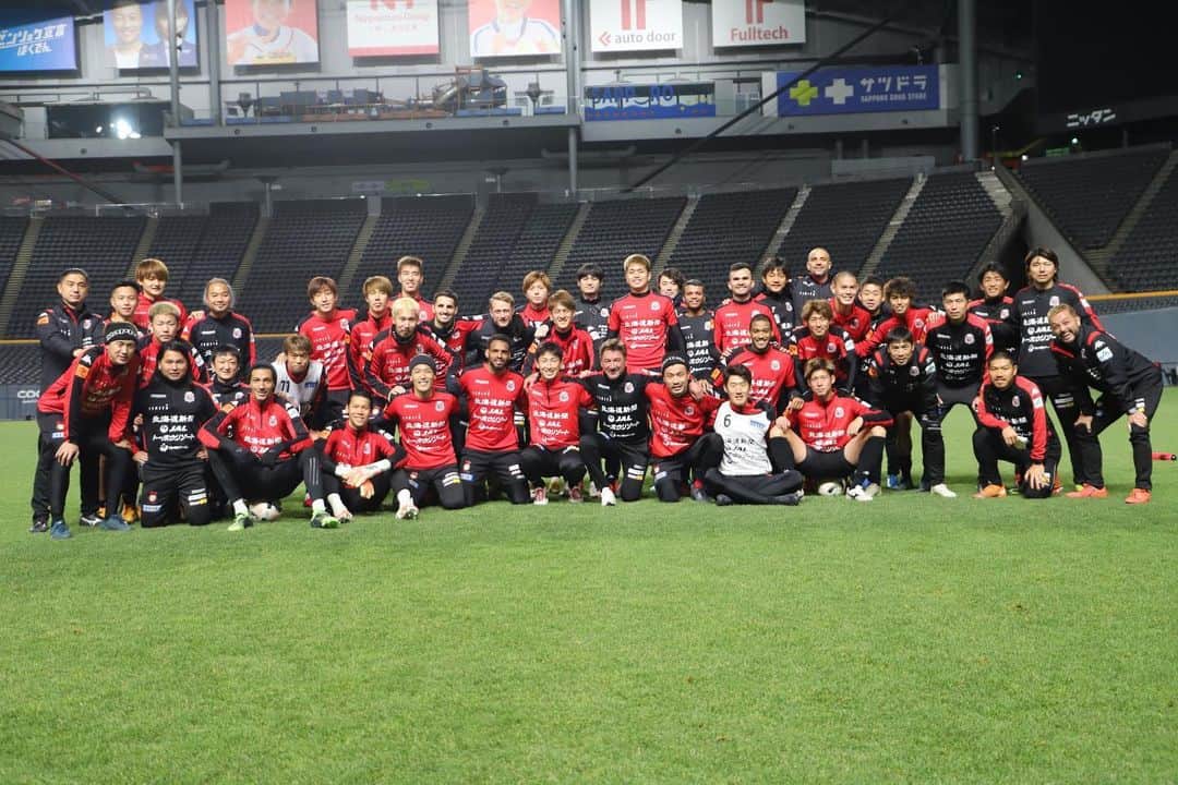 チャナティプ・ソングラシンのインスタグラム：「สู้ๆครับผม ❤️🙏🏽 @hokkaido_consadole_sapporo」