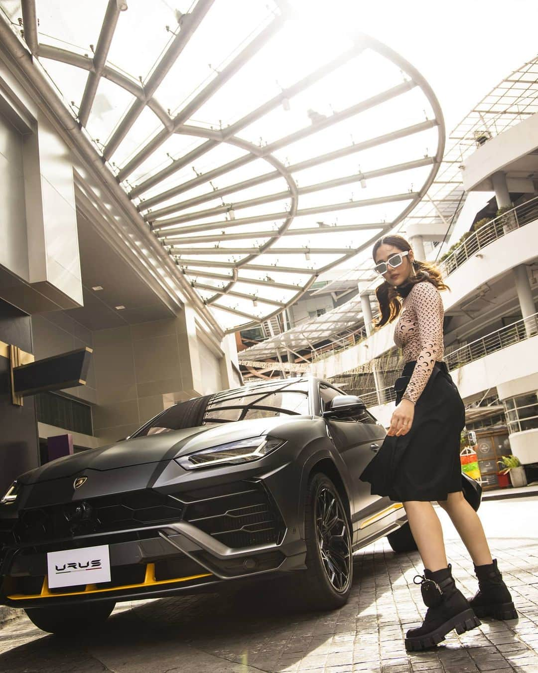 Araya Alberta Hargateさんのインスタグラム写真 - (Araya Alberta HargateInstagram)「นี่หันเเบบปกติมากเลย @lamborghinirenazzomotor」12月4日 21時54分 - chomismaterialgirl