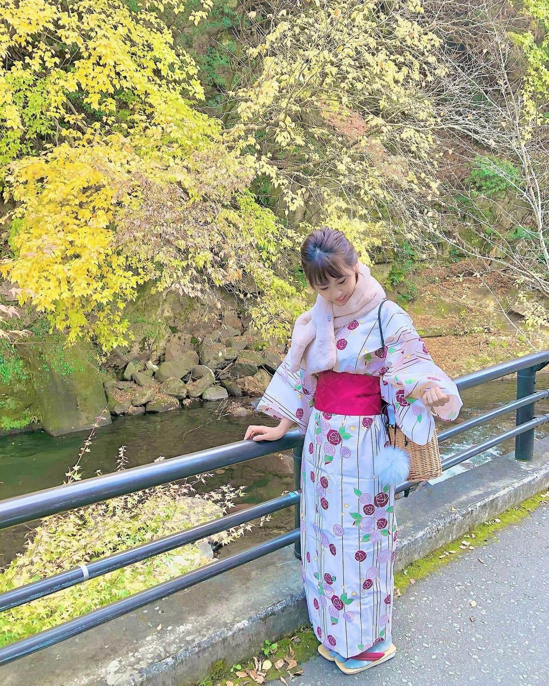 岡野綾夏さんのインスタグラム写真 - (岡野綾夏Instagram)「遊びに行きたい〜 でも、いまは我慢しておく🐶 . 兵庫の実家にもなかなか帰られへんわ😶 年末年始も、密を避けて… 福岡でじっとしておこう😢🌼 . 地元の友達に 全然会えない😢 今年は 「よし！帰ろう！」と決意し 会う約束しても 「…やっぱり控えるわ〜🥺」 みたいな流ればっかりやったわ😞 . みんな、 次会えた時は 溜まった話 語り合おうな〜😙 . #岡野綾夏 #兵庫出身 #福岡在住 #帰省したい」12月4日 22時07分 - ayaka.o531