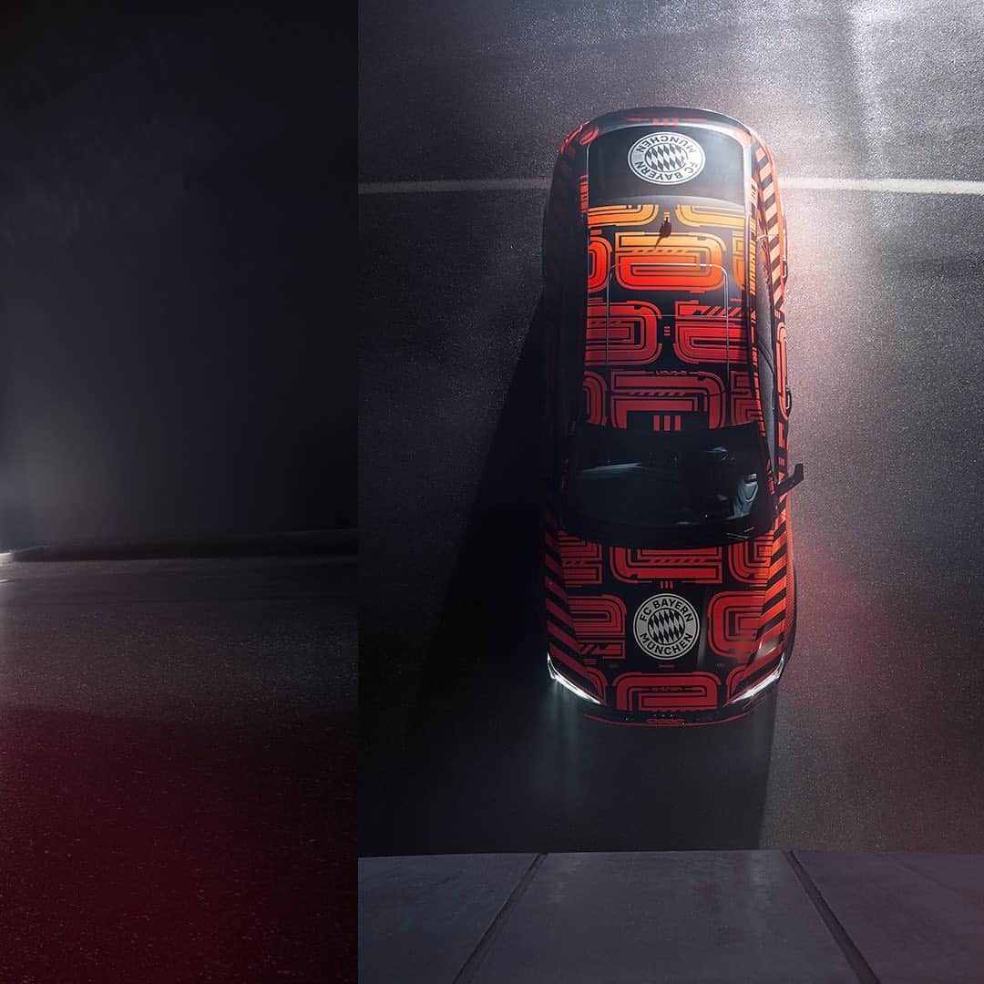 バイエルン・ミュンヘンさんのインスタグラム写真 - (バイエルン・ミュンヘンInstagram)「Triple threat. A special Audi e-tron foiling from Audi design to honor an extraordinary 2020 season. 🏆🏆🏆  #AudixFCB #etron @audiofficial」12月4日 22時09分 - fcbayern