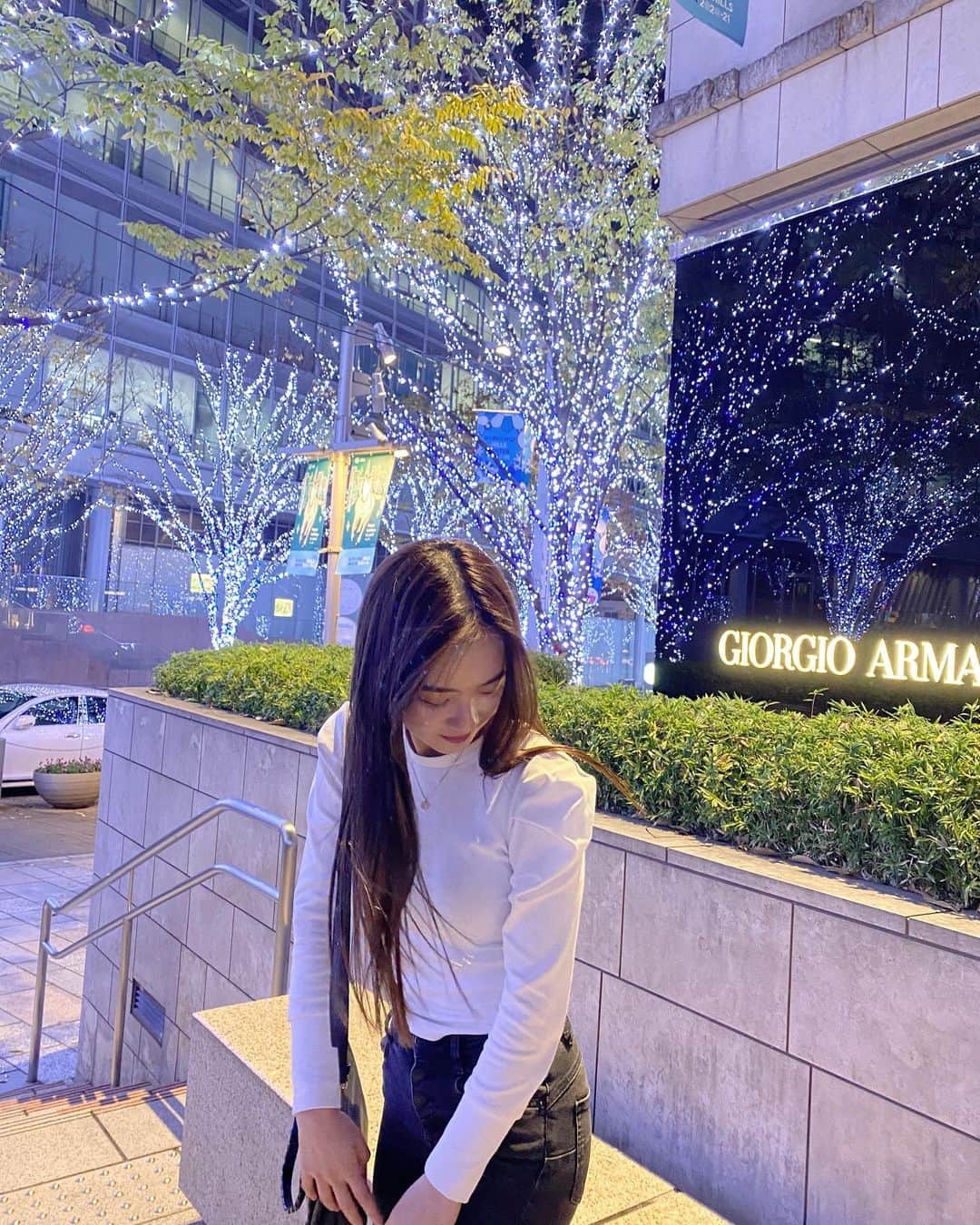 青山舞莉のインスタグラム：「クリスマスなに欲しい？  ミーはA+欲しいな🤍  トップスは　#menot  #ミーコーデ #ミーの毎日」