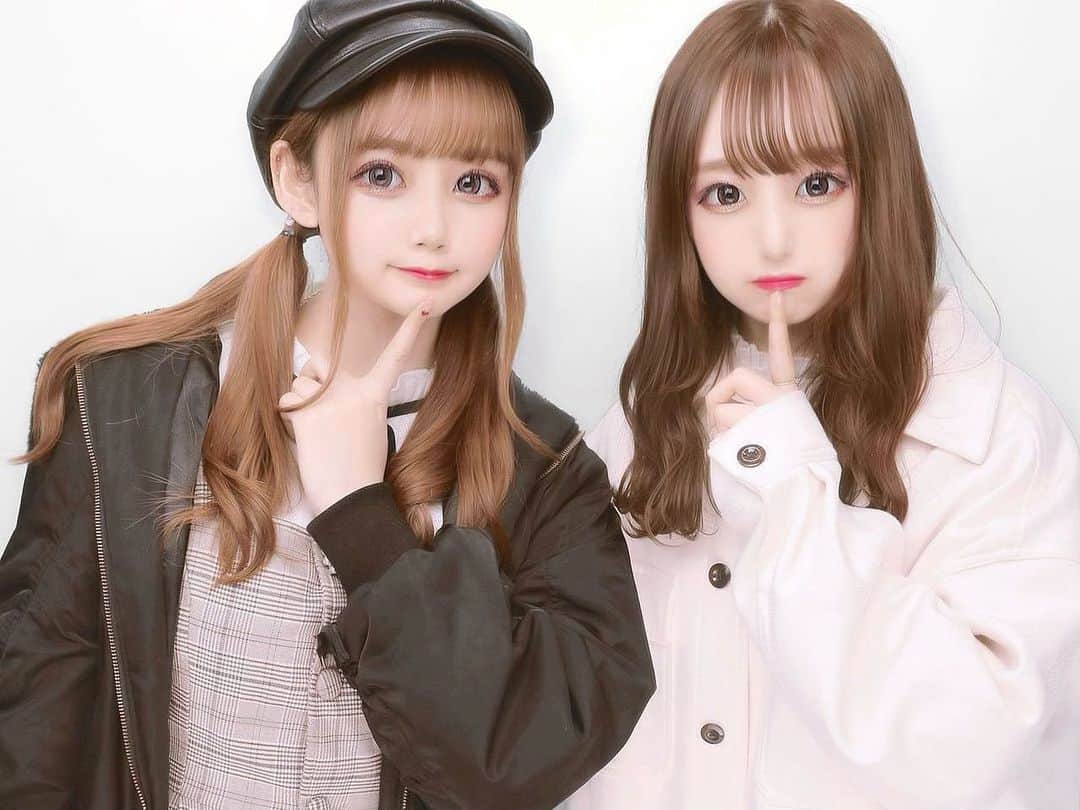 町田穂花のインスタグラム：「. . おジャ魔女どれみカフェに行ったあとにとった🙌🏻 . めぐちゃん本当にすきなんよ〜🥺🤍 . #量産型 #量産型ファッション #量産型コーデ #プリント倶楽部 #ぷりんと倶楽部 #メルル」