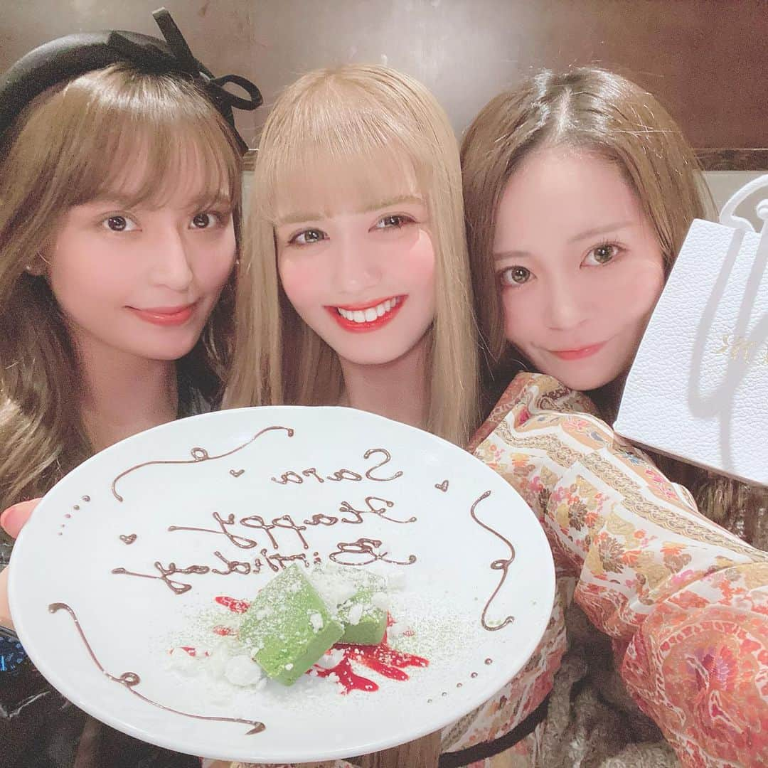 紗蘭さんのインスタグラム写真 - (紗蘭Instagram)「毎年お祝いし合ってる10年のお友達🙊💕✨ いつもありがとう💕💕💕 今年も美味しいご飯に素敵なプレゼント嬉しい☺️ #birthday #birthdaypresent #時差投稿」12月4日 22時37分 - saracchidayo