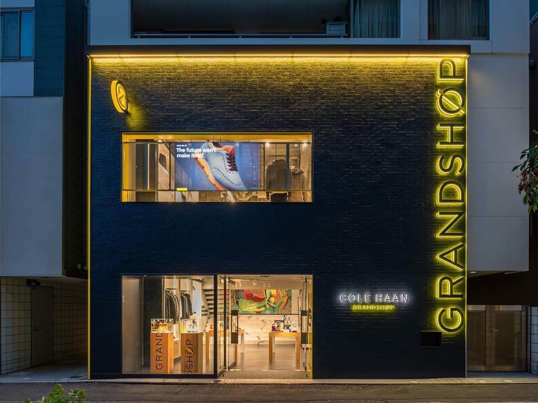 Cole Haanのインスタグラム：「Say konnichi wa to our new GRANDSHØP on Cat Street in Tokyo’s iconic Harajuku district. Our most forward-thinking retail experience has come to fashion’s most forward-thinking destination. Find your future here.」