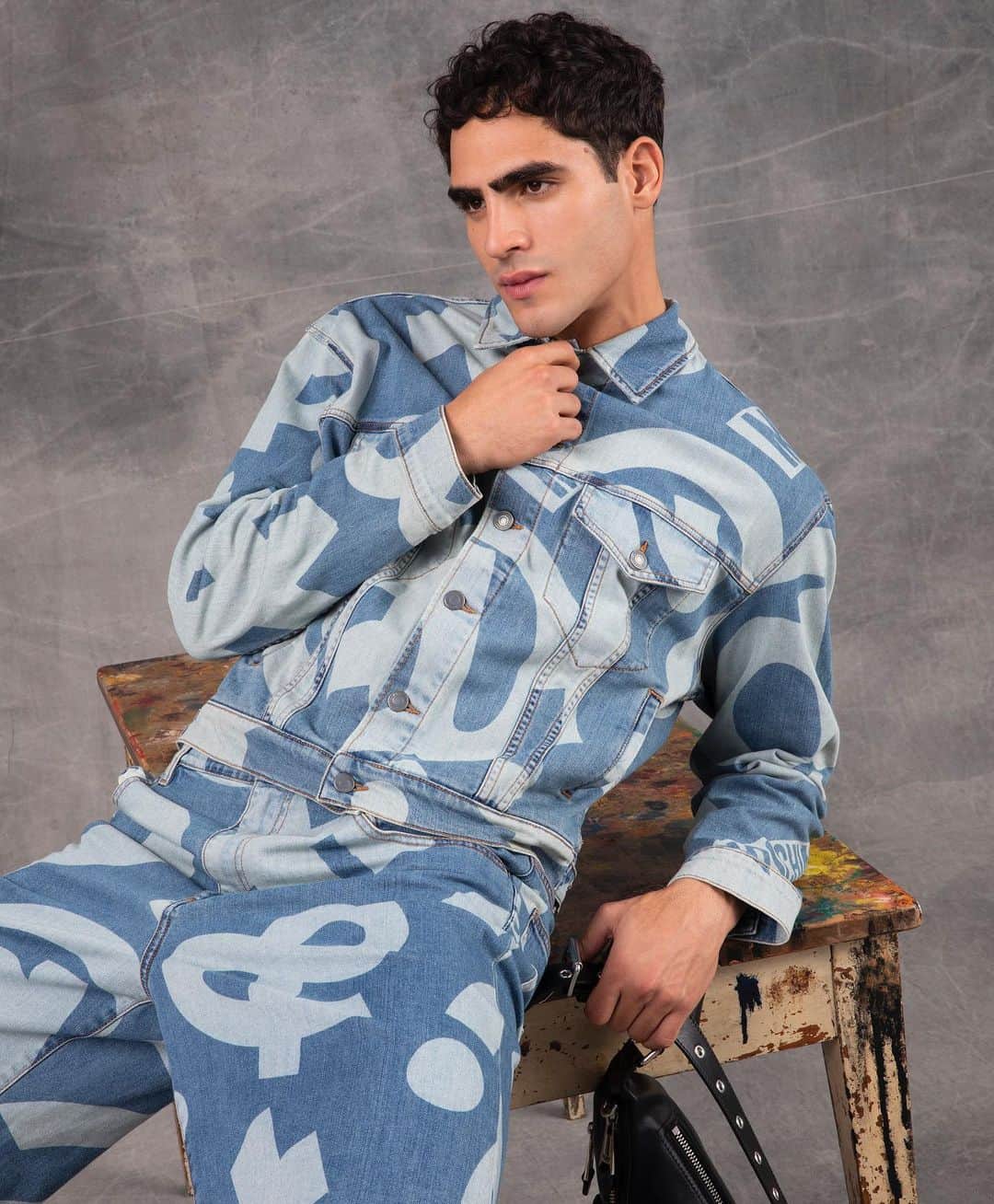 ジェレミー・スコットのインスタグラム：「$YMBOLS IN DENIM !&#?@ MY @moschino PRE FALL MEN’S COLLECTION STARRING @jhona_burjack !」
