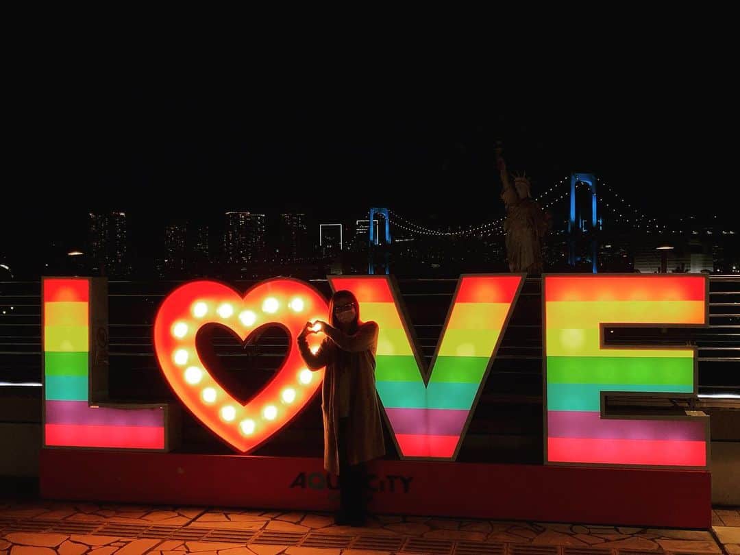 Liaさんのインスタグラム写真 - (LiaInstagram)「LOVE to you all❤️😘手でハート作ってるんだけど、見える？  #love #tokyo #daiba #zeppdivercitytokyo #ライブ #happiness #愛をあなたに」12月4日 22時53分 - lia_vocalist