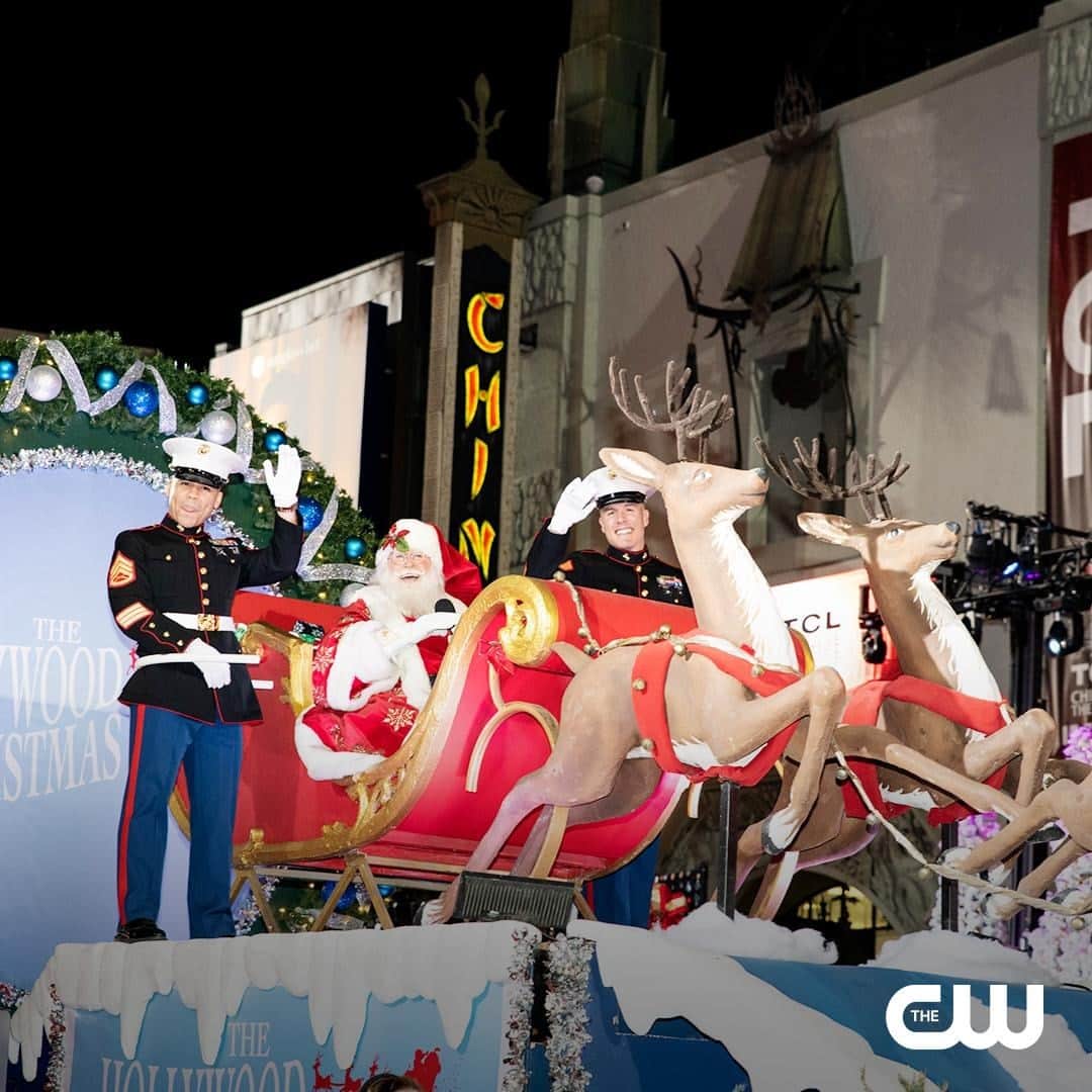 The CWさんのインスタグラム写真 - (The CWInstagram)「The holidays are here! The Hollywood Christmas Parade Greatest Moments airs tonight at 8/7c! Stream tomorrow free only on The CW.」12月4日 23時01分 - thecw
