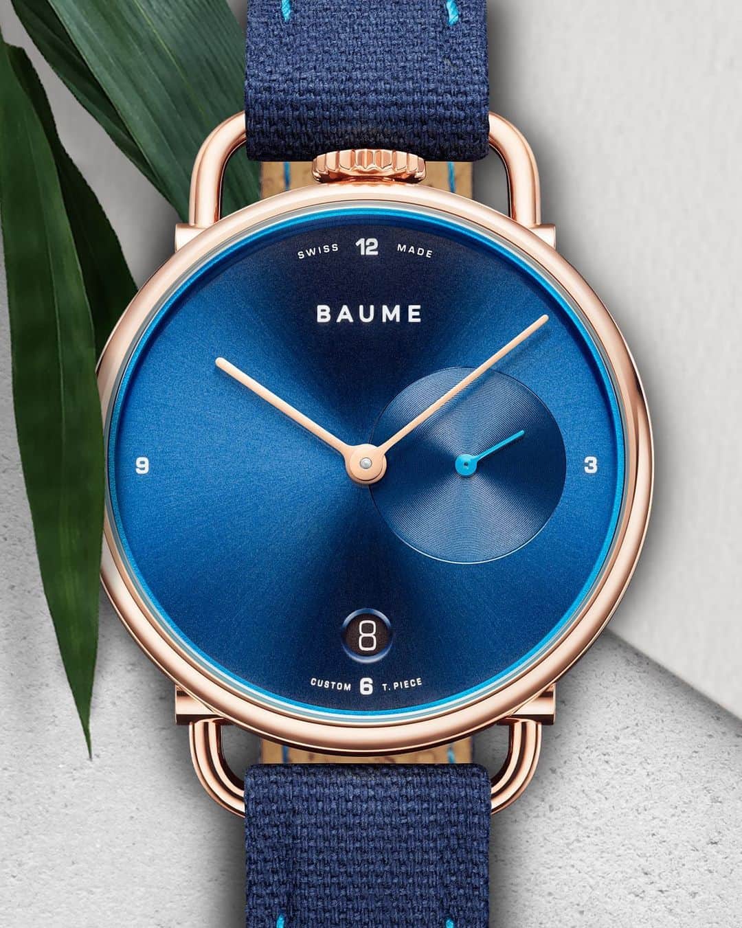 ボーンメルシーのインスタグラム：「Immerse yourself into the unique design of the Baume Collection. A collection subtly paying tribute to pocket watch design with a crown positioned at 12 o'clock. -- Baume 10603 35mm, Baume, Quartz movement, Blue dial, Gold PVD -- #baumeetmercier⁣ #Baume #Watches⁣ #Watchesdesigner⁣ #Swissmade⁣ #Watchmaking #gold #innovation #design #materials」