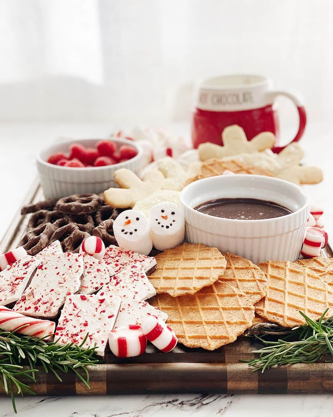 ロック&リパブリックのインスタグラム：「Time for a fresh take on the holiday charcuterie board! 🍪 #nationalcookieday #Kohls」