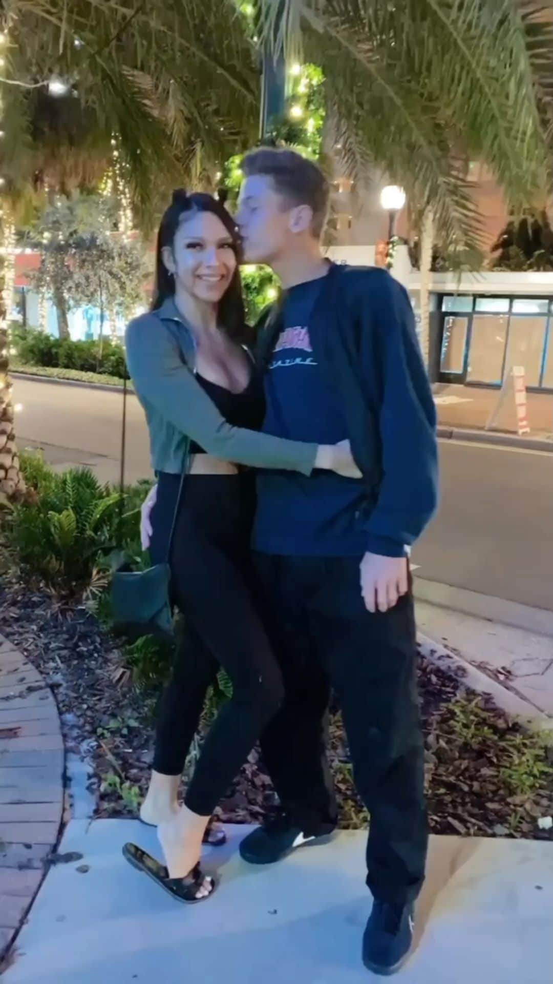 ジェイク・イラーディのインスタグラム：「💘」