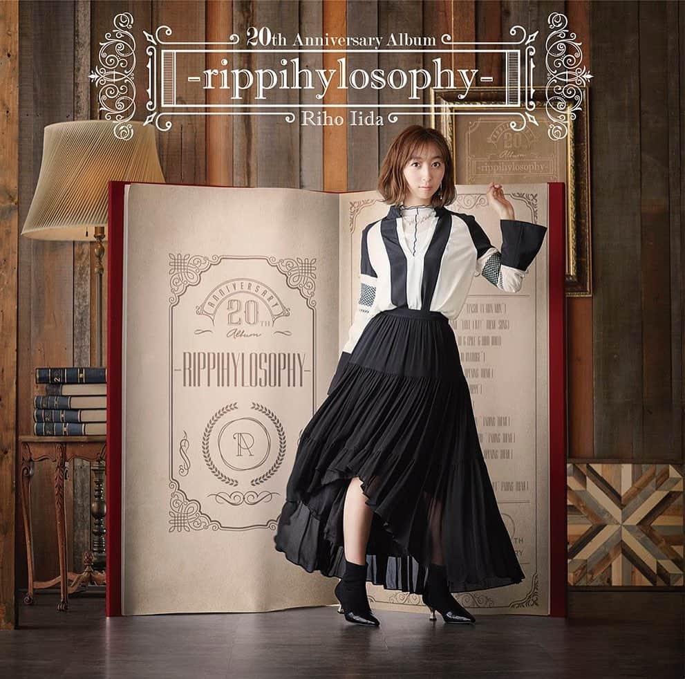 飯田里穂のインスタグラム：「今日は、ちょうど1年前に 20th anniversary album 「rippihylosophy」が発売された日📚  こんな貴重なアルバムが作れたのは いつも応援して下さる皆さんのお陰です。 本当にありがとう！ これからも沢山聞いてね❤️  2月10日発売の「One wish」も 鋭意制作中です！是非お楽しみに✨  #rippihylosophy #onewish  #rihoiida20th」