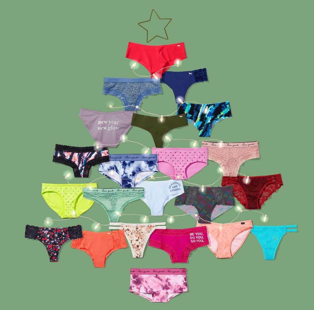 Victoria's Secret PINKさんのインスタグラム写真 - (Victoria's Secret PINKInstagram)「Stock up on these top drawer tree-ts! 🎄 Score 7 for $32 PINK Panties in stores and online NOW!」12月4日 23時22分 - vspink