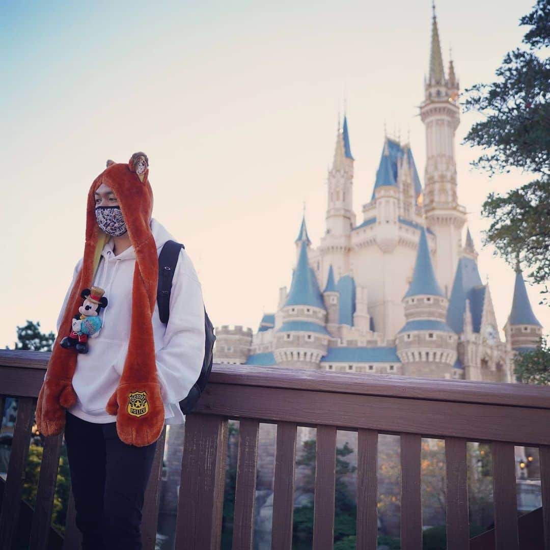 CO-DAのインスタグラム：「今日は僕の31歳の誕生日！ みなさんのおかけで最高に幸せな誕生日を迎えることができました！ たくさんのお祝いメッセージ・イラスト・動画・プレゼント、本当にありがとうございました！ この1年もまたみなさんに笑顔が届けられるよう切磋琢磨していきます！ ひとりひとりに感謝を！！」