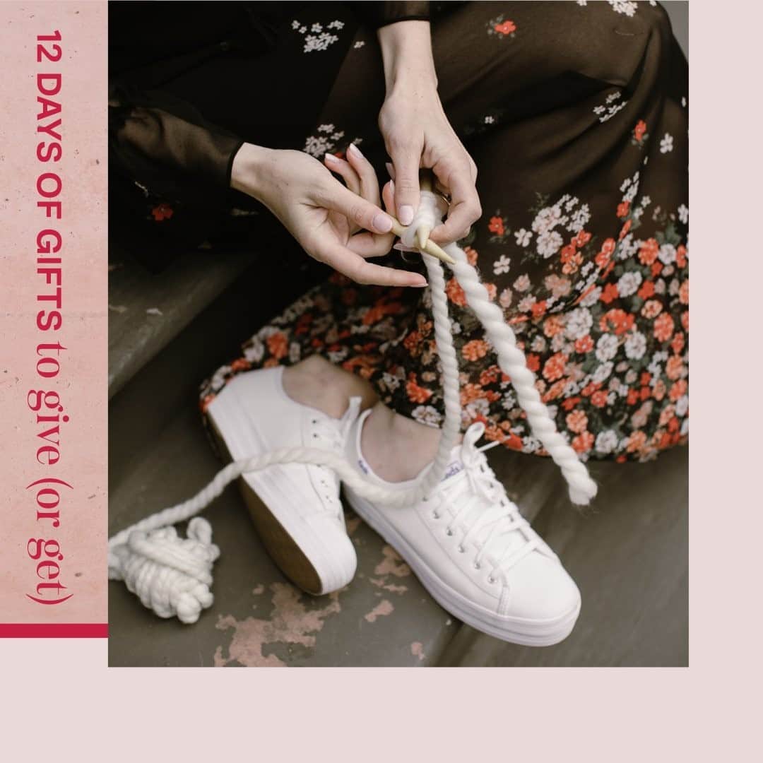 Kedsのインスタグラム：「Gifts that say "You're so crafty." Tap to shop the leg-elongating Triple Kick platform. Pair it with: a knitted accessory from Christina Fagan Pardy's @shitthatiknit, a brand that employs women in Peru who handknit the coziest high-quality knitwear.」
