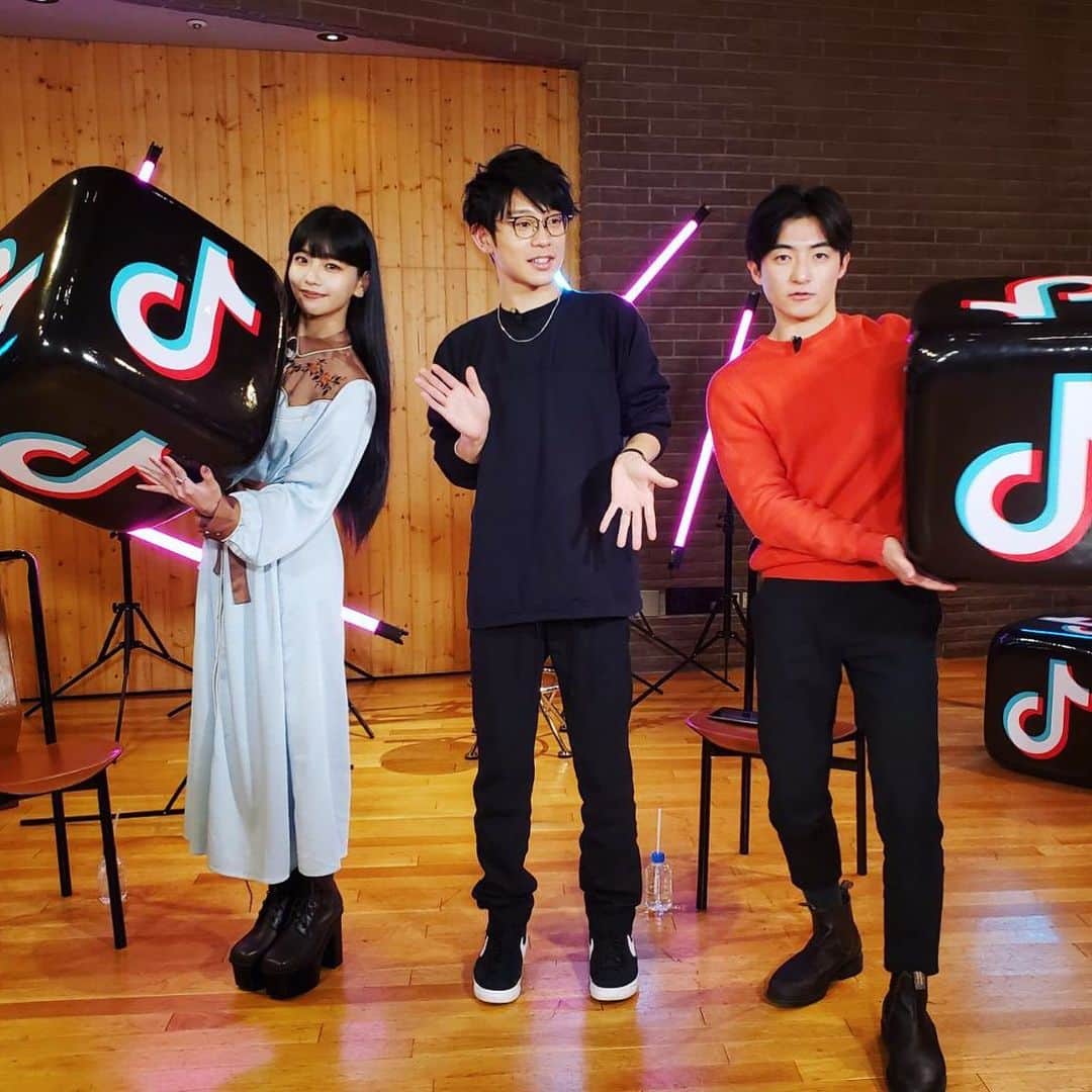 川崎鷹也のインスタグラム：「本当に幸せな時間をありがとうございました😊観てくれた皆様、コメントくれた皆様、本当にありがとうございました👏いや俺どこ向いとんねん。#川崎鷹也 #修一朗 #hina #faky #tiktok #billboard #billboardjapan #nextfire #instagram #instagood #instalike #instafashion #instacool #instalove #instafollow #instamusic」