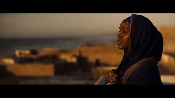 アジャ・ナオミ・キングのインスタグラム：「Come through Ireland!!! @girlfrommogadishumovie_2021 now available nationwide in Ireland!!!❤️❤️❤️」