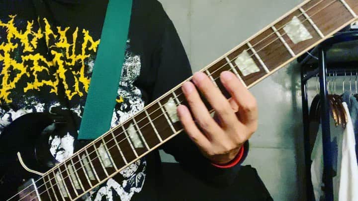 小野武正のインスタグラム：「センチメンタル / KEYTALK  2Aを弾いております。 G E/G# Aと半音で上がってくクリシェすきやんな☺️  #わしつなぎ #keytalk #2週目」