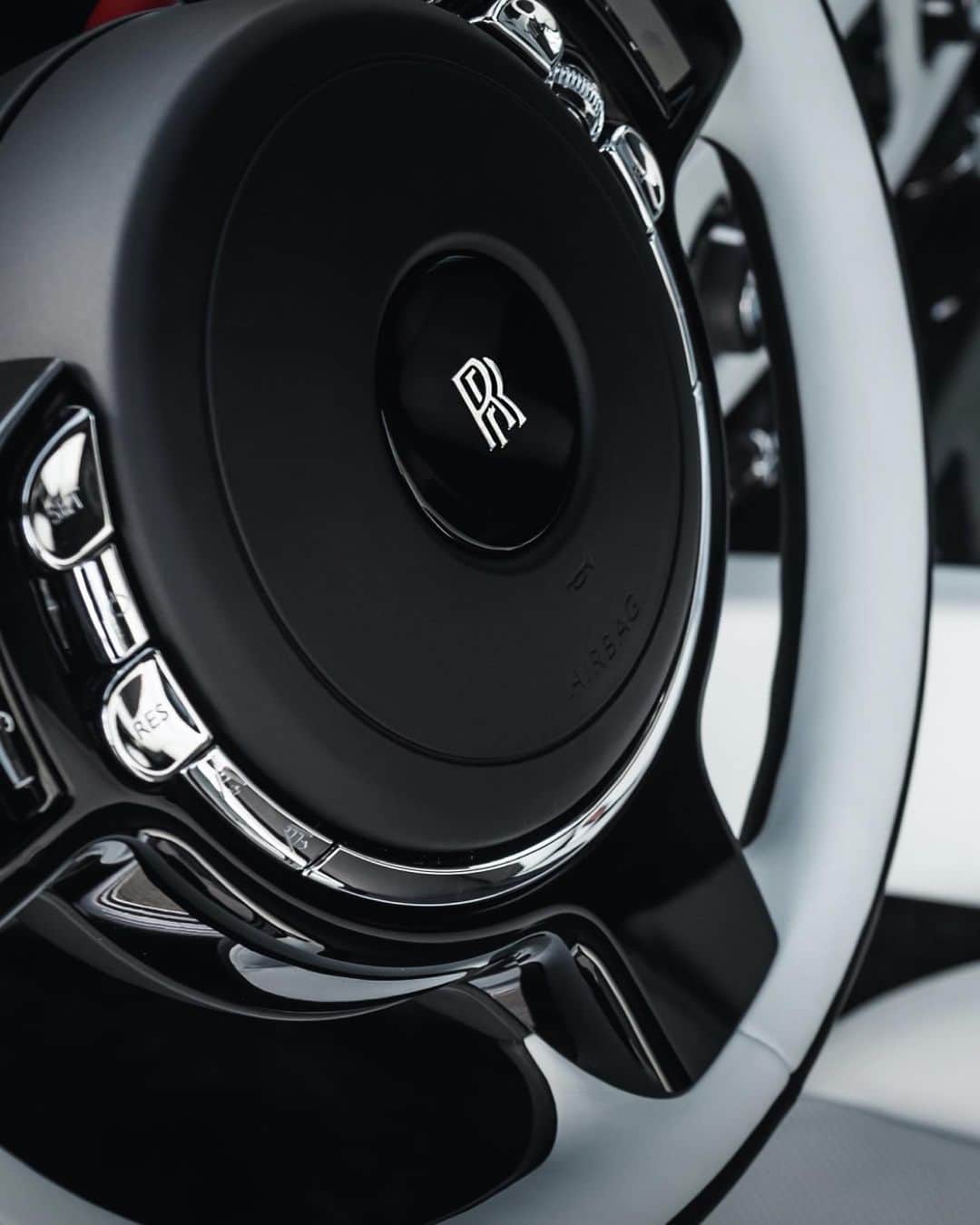 ロールス・ロイスさんのインスタグラム写真 - (ロールス・ロイスInstagram)「Dimensions of Rolls-Royce steering wheels are intentionally varied for pointed reasons.   Narrow and substantial designs, such as Phantom’s, are meant to be driven with the fingertips, thus creating a calm and supremely elegant driving experience.  Wider and compact steering designs, such as Wraith’s, invite a decidedly more aggressive and engaged touch, placing emphasis on speed and dynamism.  Discover #RollsRoycePhantom; link in bio.  — NEDC (combined): CO2 emission: 329-328 g/km; Fuel consumption: 19.5-19.6 mpg / 14.5-14.4 l/100km. WLTP (combined): CO2 emission: 356-341 g/km; Fuel consumption: 18.0-18.8 mpg / 15.7-15.0 l/100km.  NEDC (combined): CO2 emission: 365-363 g/km; Fuel consumption: 17.7-17.8 mpg / 16.0-15.9 l/100km. WLTP (combined): CO2 emission: 369-357 g/km; Fuel consumption: 17.3-17.9 mpg / 16.3-15.8 l/100km.」12月5日 0時00分 - rollsroycecars